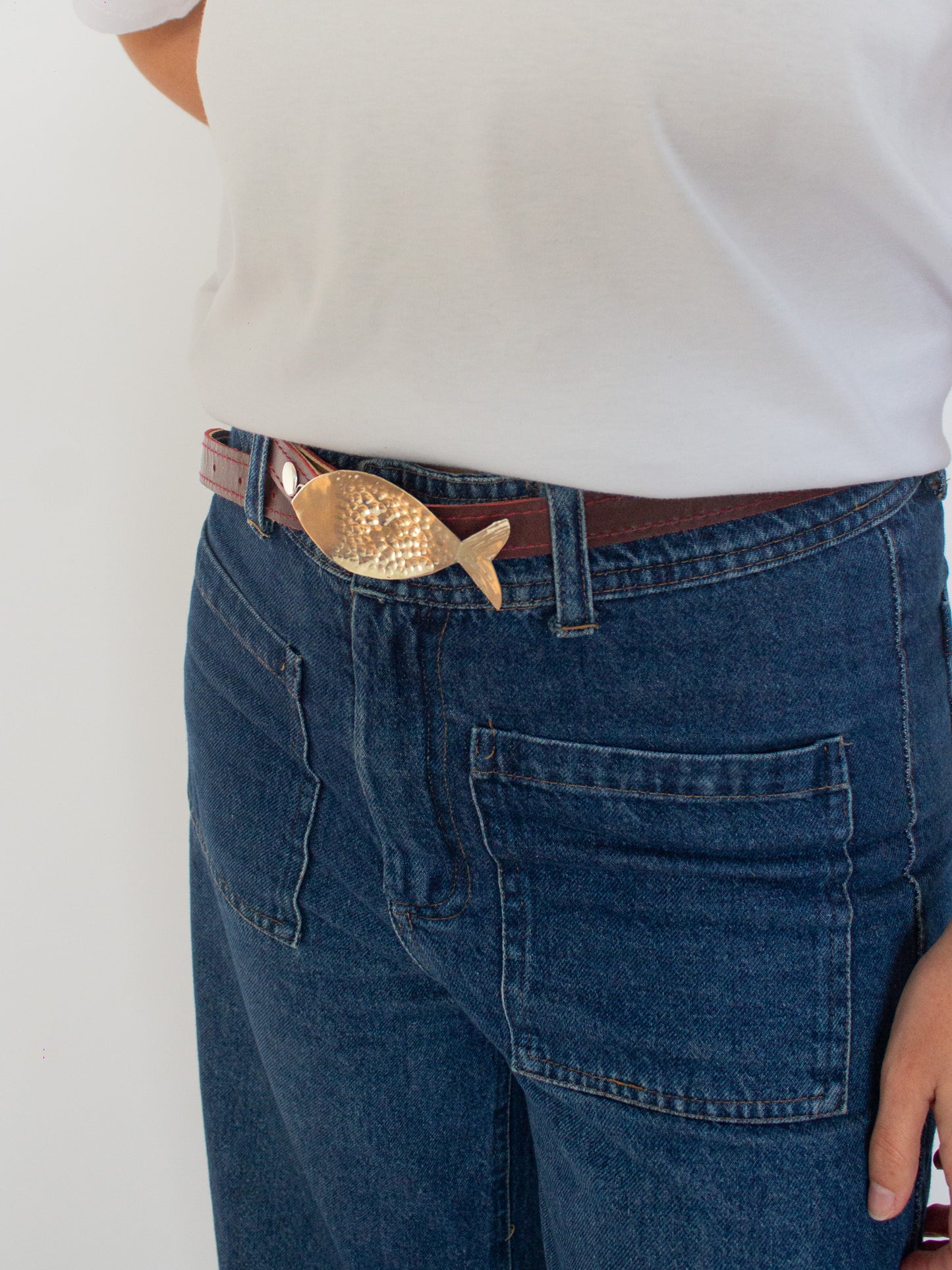 Cinto fino reversible 100% cuero y hebilla pez