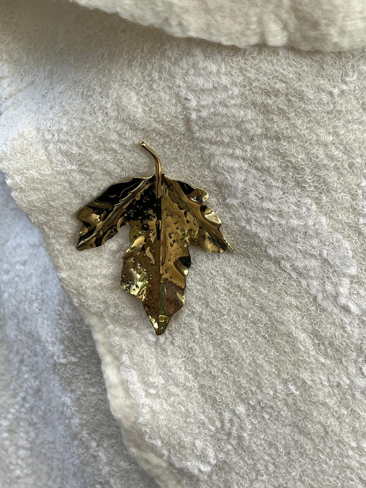 Prendedor hoja de otoño bronce